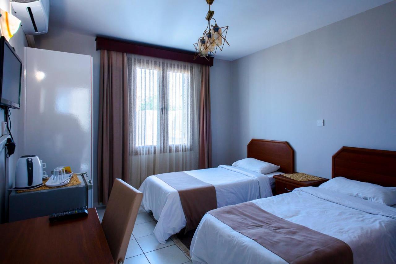 Homelike Guest House Girne Buitenkant foto